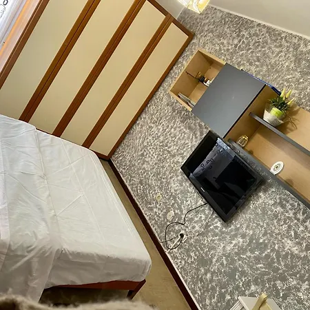 Hornel Kwatera prywatna *